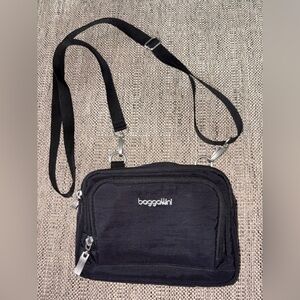 baggallini crossbody, beltbag, etc. only stored never used lots of compartments